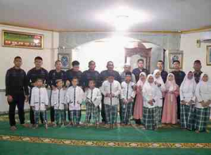 Brimob Tebar Kepedulian untuk Anak Yatim