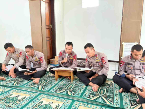 Tadarus Serentak, Brimob Perkuat Pelayanan Humanis