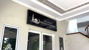 Brimob PMJ Aksi Nyata Jaga Kebersihan Masjid