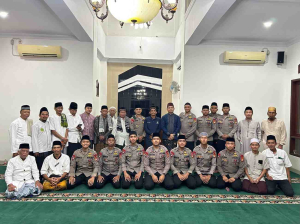 Brimob Tarawih Keliling Hangatkan Ramadan di Ciputat