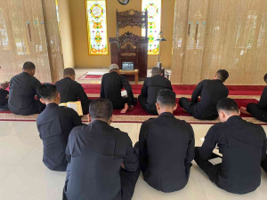 Tadarus Ramadan Perkuat Mental Personel Brimob Cikarang