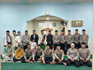 Tarawih Keliling Brimob Hangatkan Ramadan Bersama Warga