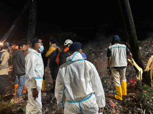 SAR Brimob B Turun di Longsor Bantar Gebang