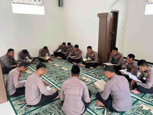 Brimob Ciputat Perkuat Mental Lewat Tadarus Ramadan