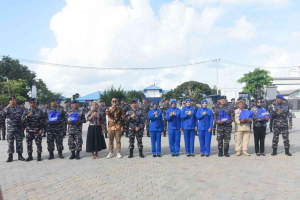 Lanal Bintan Bagikan Paket Lebaran untuk Prajurit