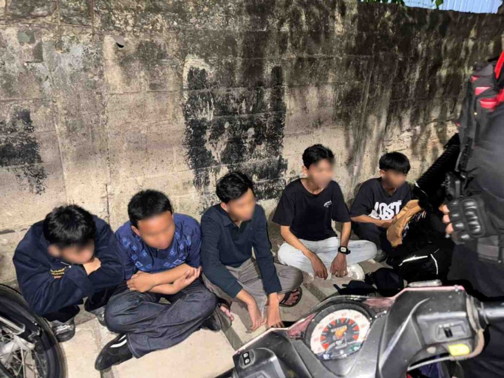 Brimob Bubarkan Konvoi Pemuda Bawa Petasan di Cakung 5 IMG 20260316 WA0072