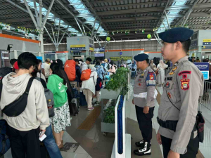 Arus Bekasi Meningkat, Brimob Sigap Kendalikan
