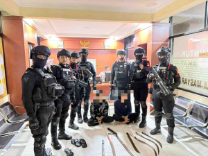 Brimob Gagalkan Tawuran di Cikarang Utara, Dua Remaja dan Sajam Diamankan Saat Patroli Dini Hari