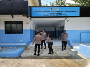 Wakapolres Jakut Tinjau SPPG Polri 1, Tekankan Standar Kebersihan dan Ketepatan Distribusi