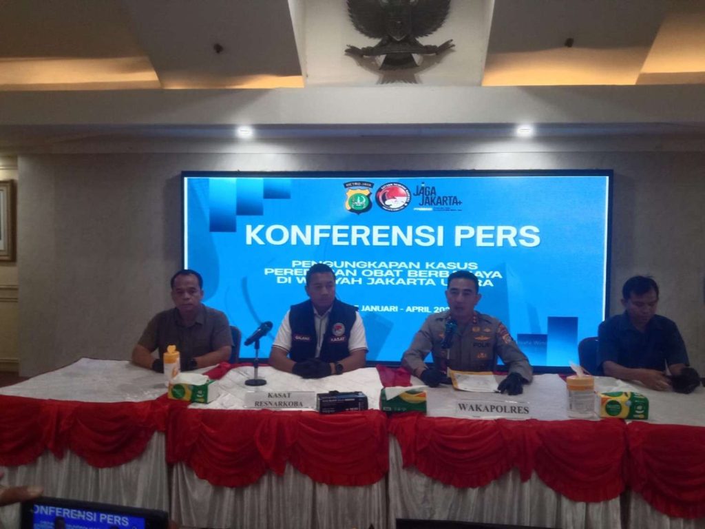 Polisi Bongkar Modus Toko Kelontong, 14 Kasus Obat Berbahaya Terungkap di Jakut 7 IMG 20260409 WA0095