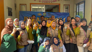Polsek Koja Salurkan 300 Paket Makanan, Perkuat Kedekatan dengan Warga Slum Area
