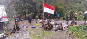 Warga Kembru Kembali dari Pengungsian, Satgas TNI Perkuat Pengamanan Wilayah