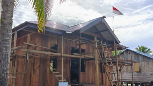 Atap Rampung, TMMD Kodim Mimika Kebut Penyelesaian 5 Rumah Warga di Keakwa