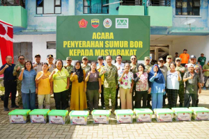 Kasum TNI Tinjau Rehabilitasi Pascabencana di Tapteng dan Tapsel, Serahkan Bantuan Air Bersih