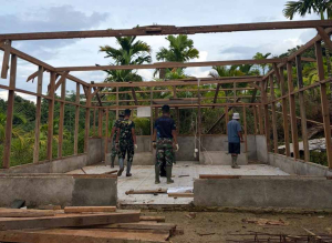Satgas Bakti TNI AD Percepat Pembangunan Mushola Al Huda Bersama Warga