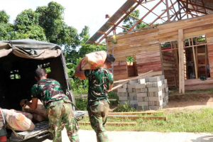 Satgas Karya Bakti TNI AD Percepat Pembangunan RTLH Warga di Mentawai