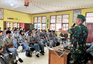 TNI Gelar Penyuluhan Bela Negara dan Rekrutmen di Dua SMA Mentawai