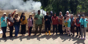 Kades Sipora Jaya dan Camat Kompak Siapkan Kebun PKK Hadapi Lomba Sumbar