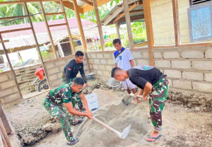 Satgas TNI AD Percepat Rehab RTLH Warga Mentawai, Pemasangan Lobrik Dimulai