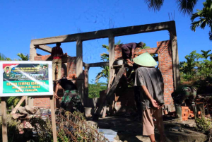 Satgas TNI AD Kebut Rehabilitasi Musholla di Bukit Pamewa Mentawai