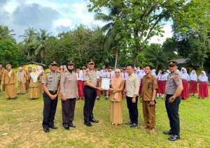 Hardiknas 2026, Kapolres Mentawai Tanam Pohon dan Gaungkan Pesan 3B ke Siswa