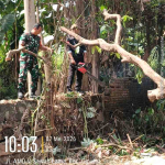 Babinsa Ciputat Turun ke Kali, Pimpin Aksi Bersih Sampah di Sawah Cegah Banjir