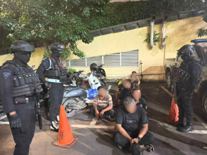 Patroli Gabungan Kompi 4 Batalyon B dan Polres, Amankan 8 Orang Diduga Pengguna Sabu