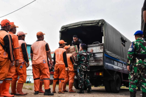 Komandan Kodaeral III Turun Langsung ke Kemayoran, Salurkan Bantuan Untuk Korban Kebakaran
