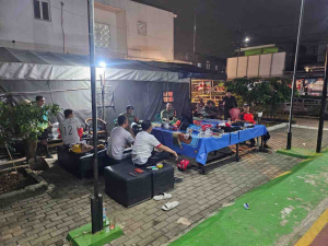 Babinsa Ciracas Perkuat Siskamling, Libatkan Warga Jaga Keamanan Lingkungan
