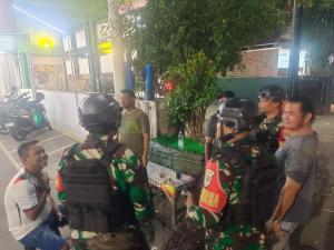 Babinsa, FKDM, dan Warga Gelar Patroli Malam di Duren Sawit untuk Perkuat Keamanan Lingkungan