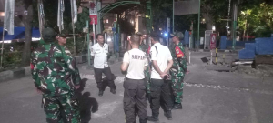 Babinsa Matraman dan Warga Gelar Patroli Malam, Perkuat Keamanan Lingkungan