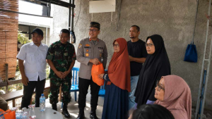 Koramil Ciputat Salurkan 50 Paket Sembako, Perkuat Sinergi TNI dan Warga Serua Indah