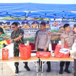 TNI-Polri Bagikan 200 Porsi Makan Gratis dan Layanan Kesehatan di Alam Sutera