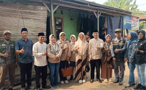 Camat Jatiasih Kunjungi Warga Membutuhkan Lewat Program Jumat Tali Kasih
