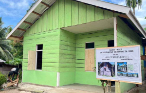 RTLH Warga Mentawai Rampung, Satgas TNI AD Bersihkan Lingkungan Rumah