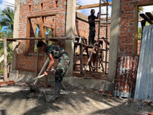 Satgas TNI dan Warga Kebut Penyelesaian Musholla Al Huda di Mentawai