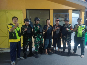 Babinsa Koramil 08/Duren Sawit Bersama Komduk dan FKDM Intensifkan Patroli Malam Cegah Tawuran
