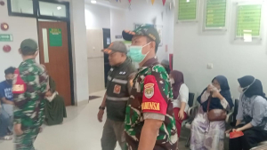 Koramil 01/Jatinegara Gelar Bakti Kesehatan Teritorial, Warga Kampung Melayu Manfaatkan Pemeriksaan Gratis