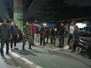 Babinsa Koramil 01/Jatinegara Intensifkan Patroli dan Siskamling Keliling, Perkuat Keamanan Wilayah