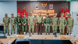 Panglima TNI Anugerahkan KPLB kepada 23 Prajurit dan Resmikan Gedung Centralized di Papua Tengah