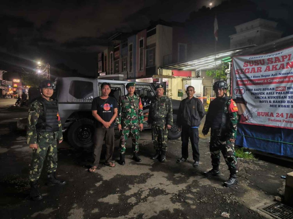 Patroli Malam Koramil Batuceper dan Ciputat Perkuat Pengamanan Wilayah 7 1003203807