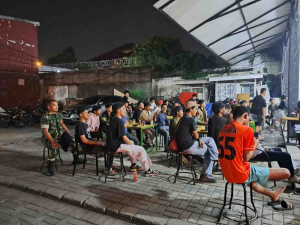Nobar Piala Dunia 2026, Kodim 0504/Jakarta Selatan Perkuat Persatuan dan Kebersamaan dengan Masyarakat