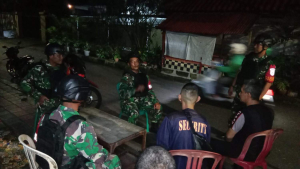 Babinsa Koramil Pulogadung Perkuat Patroli Bersama Komduk, Tingkatkan Keamanan Wilayah