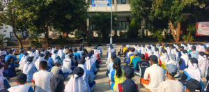 Babinsa Koramil 01/Tangerang Gembleng 498 Siswa Baru SMKN 1 dengan Latihan PBB dan Tata Upacara