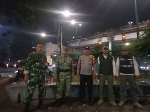 Babinsa dan Komduk Patroli Malam Jaga Kamtibmas Ciracas