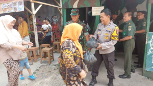 Koramil Cibodas Salurkan 50 Paket Sembako Lewat Jaga Jakarta On The Spot