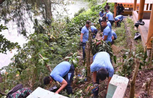 Lanud Iswahjudi Bersihkan Telaga Sarangan Peringati Hari Bakti TNI AU