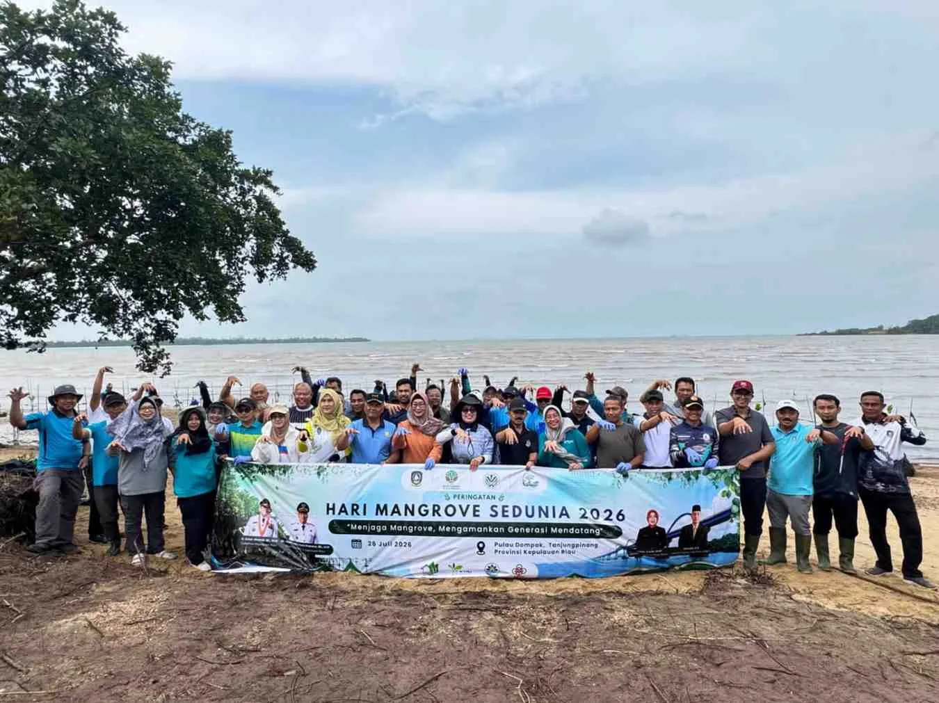Danlanal Bintan Hadiri Penanaman Mangrove Serentak 1 Danlanal Bintan Hadiri Penanaman Mangrove Serentak