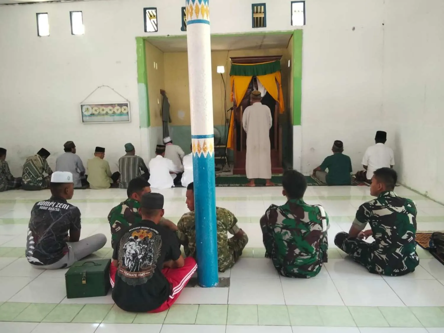 Satgas TMMD Kodim 1505 Perkuat Kebersamaan Lewat Shalat Jumat