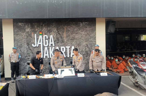 Polres Metro Bekasi Kota Tangkap 69 Pelaku Kejahatan Jalanan, Sita Senpi dan Sajam